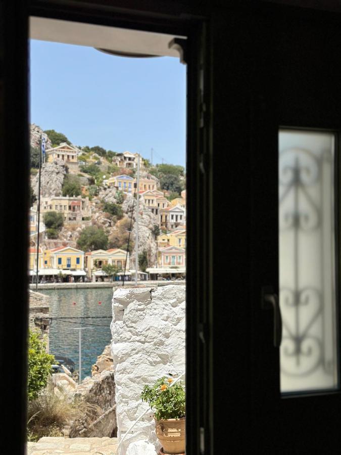 Thea Apart otel Simi Dış mekan fotoğraf