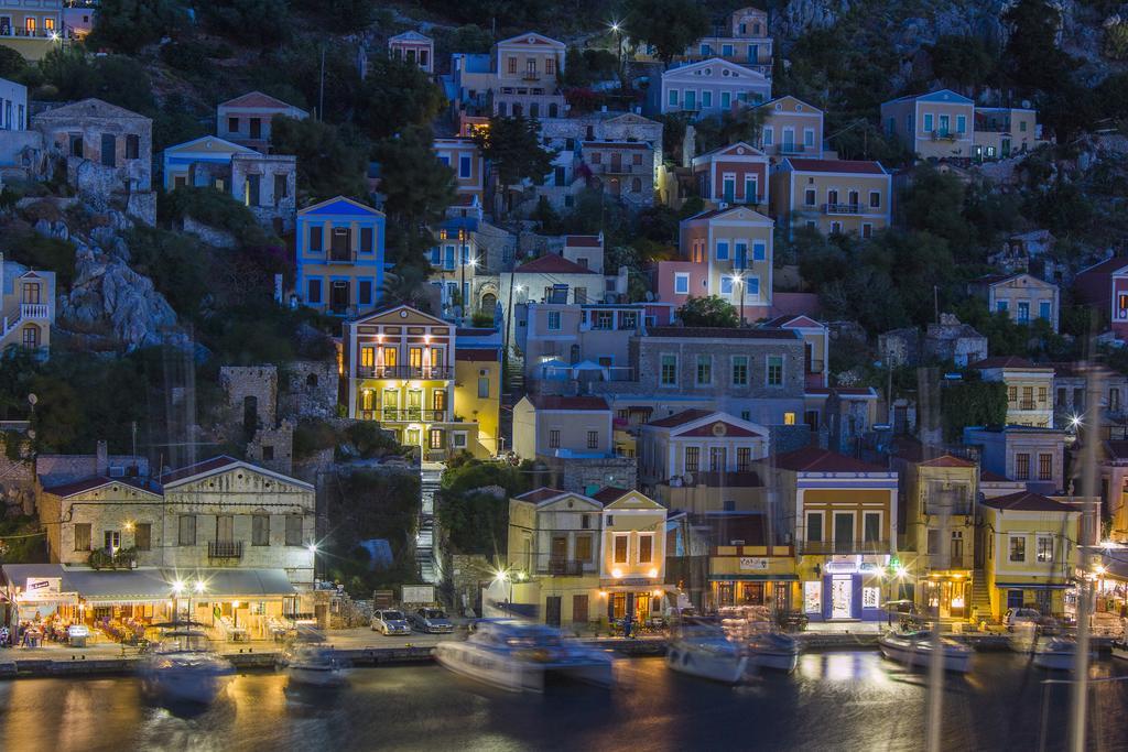 Thea Apart otel Simi Dış mekan fotoğraf