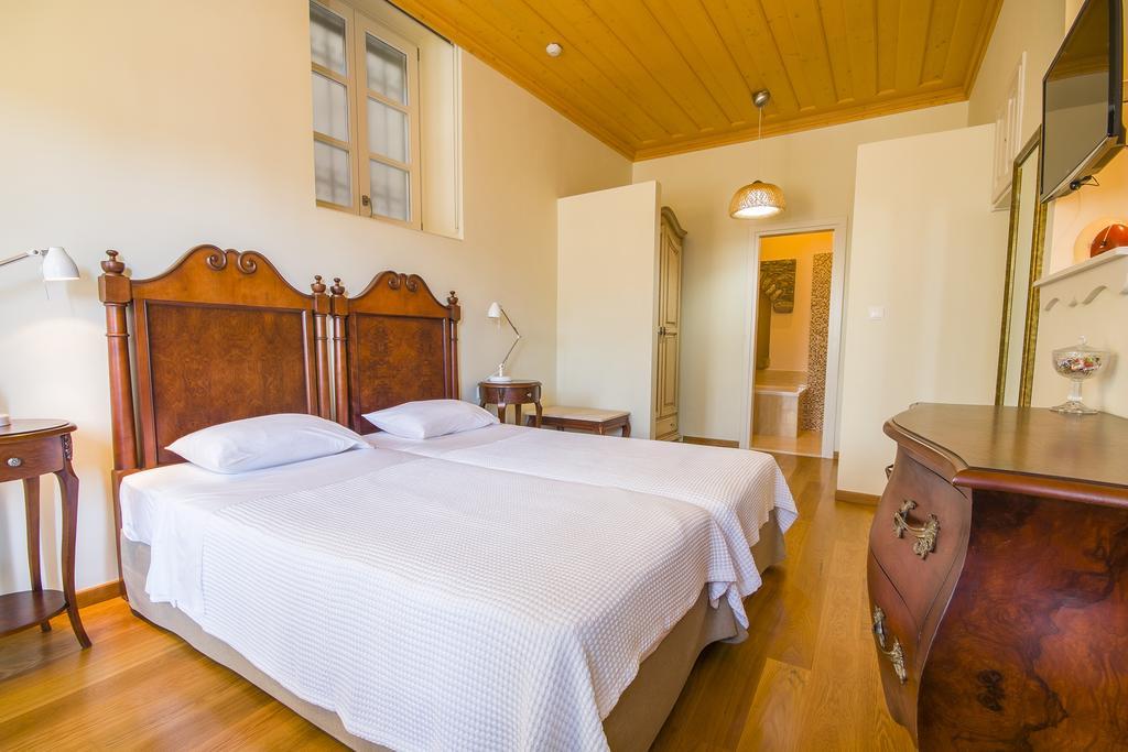 Thea Apart otel Simi Dış mekan fotoğraf