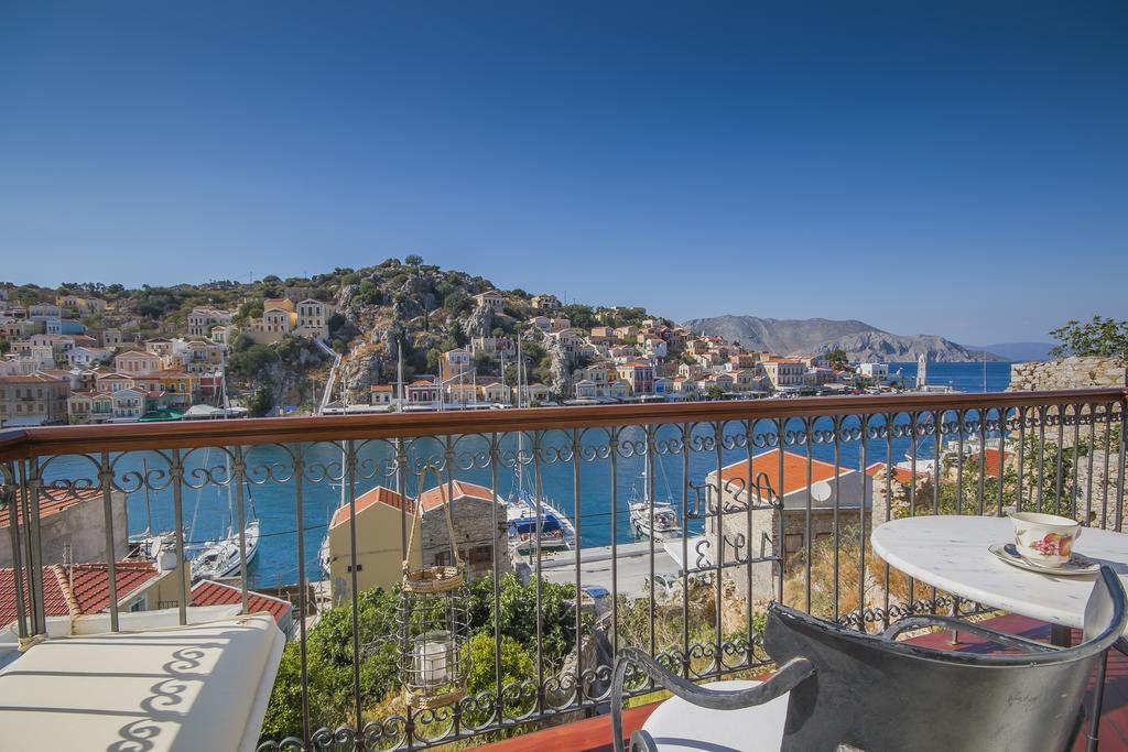 Thea Apart otel Simi Dış mekan fotoğraf