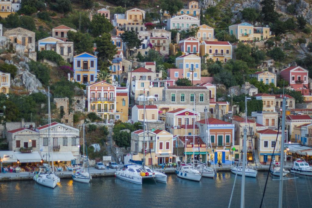 Thea Apart otel Simi Dış mekan fotoğraf