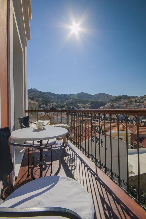 Thea Apart otel Simi Dış mekan fotoğraf